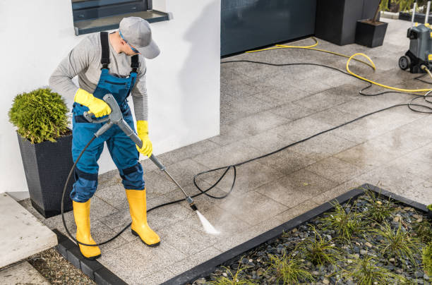 Fence Pressure Washing in Vinton, IA